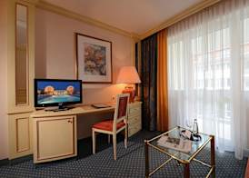 The Monarch Hotel 4