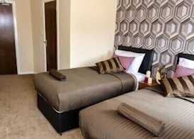 Trivelles Eccles 5