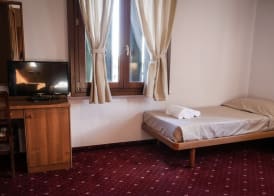 VILLANOVA HOTEL 5