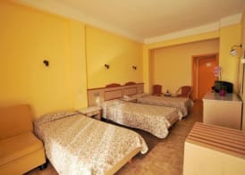 Ilis Hotel 4