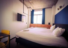 YOUNG Learning Hotel 4