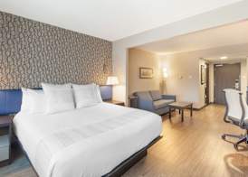 GLō Best Western Mississauga Corporate Centre 5