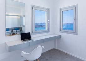 Alti Santorini Luxury Suites 5