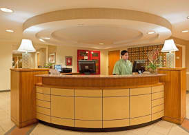 La Quinta Inn & Suites by Wyndham Boston Somerville 3