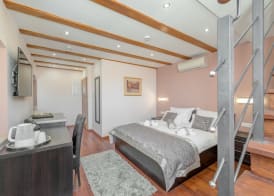Palace Suites Heritage Hotel - Adults Only 5
