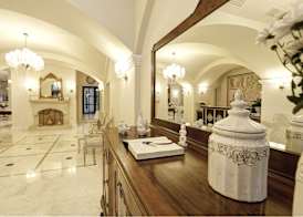 Ionia Suites 2
