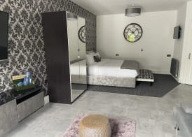Charnwood Regency Guest House 2