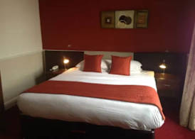 Aberdour Hotel, Stables Rooms & Beer Garden 2