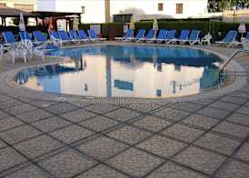 Pigeon Beach Hotel Apartments 4