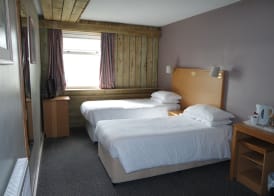 Royal Hotel, Bar & Grill 4