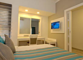 TUI BLUE Tropical 4