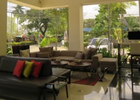 Home Crest Hotel 2