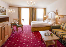 The Oswald Grand Hotel 5
