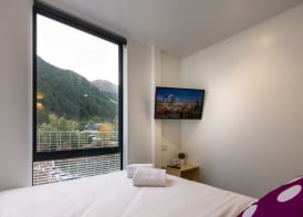 LyLo Queenstown 4