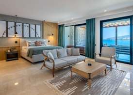 Lures Hotel 3