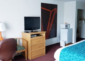 Howard Johnson by Wyndham Fort St. John 5