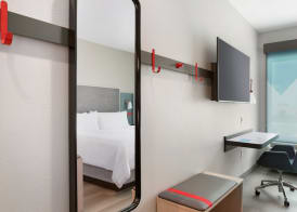 avid hotel BOSTON LOGAN AIRPORT - REVERE by IHG 4