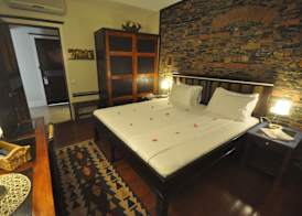 El Vino Hotel & Suites 5