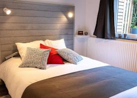 LES 7 MEUSES - Restaurant & Hébergements HÔTELIERS - INSOLITES - WELLNESS - GÎTES 3