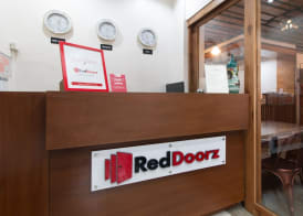 RedDoorz Plus @ Diola Villamonte Bacolod 3