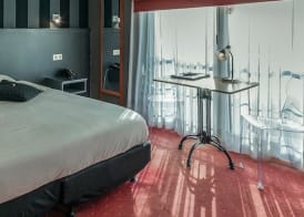 New Hotel de Lives 4