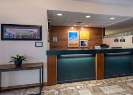 Days Inn & Suites by Wyndham Madison 2