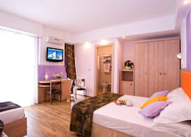 Hotel Arabel 5