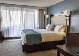 Ottawa Embassy Hotel & Suites 4