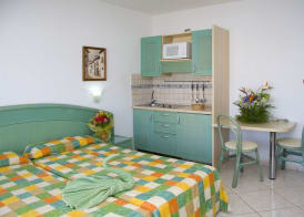 Aparthotel Esquinzo Y Monte Del Mar 4