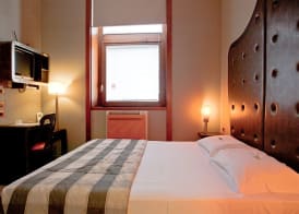 Orange Hotel 3
