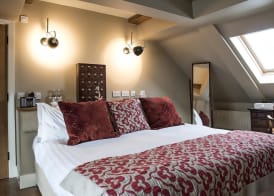 The Howard Arms 3