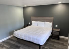 Surf City Inn and Suites 5