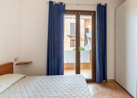 Apartment with air conditioning and terrace 5