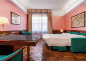 Hotel Crivi's 5