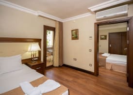 Latanya Park Resort 5