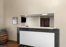 Super 8 by Wyndham Shepherdsville - Louisville South I65 3