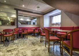 Au Primerose Hotel 4