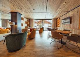Paradise Lodge 5