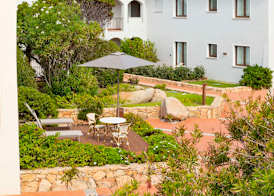 Mangia's Santa Teresa Sardinia, Curio Collection by Hilton 3