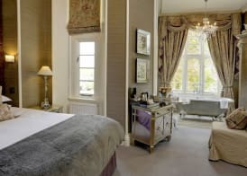 Falcon Manor Hotel 3