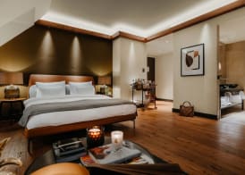 DO & CO Hotel München 5
