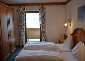 Hotel Aurach 4