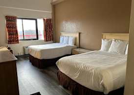 Hilltop Inn & Suites 4