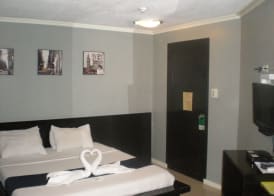 Richmond Plaza Hotel 5