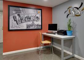 Super 8 by Wyndham Downtown / Alamo 5