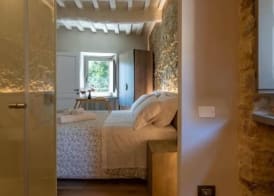 Forma Your Boutique Suite 5