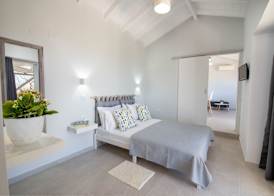 Paxos Couple House by Konnect 3