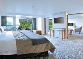 Vineyard Hotel 2