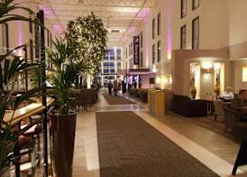 Premier Inn London Heathrow Airport T2 & T3 - Bath Road 2