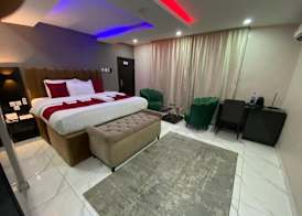 NO 95 SUITES VI 3